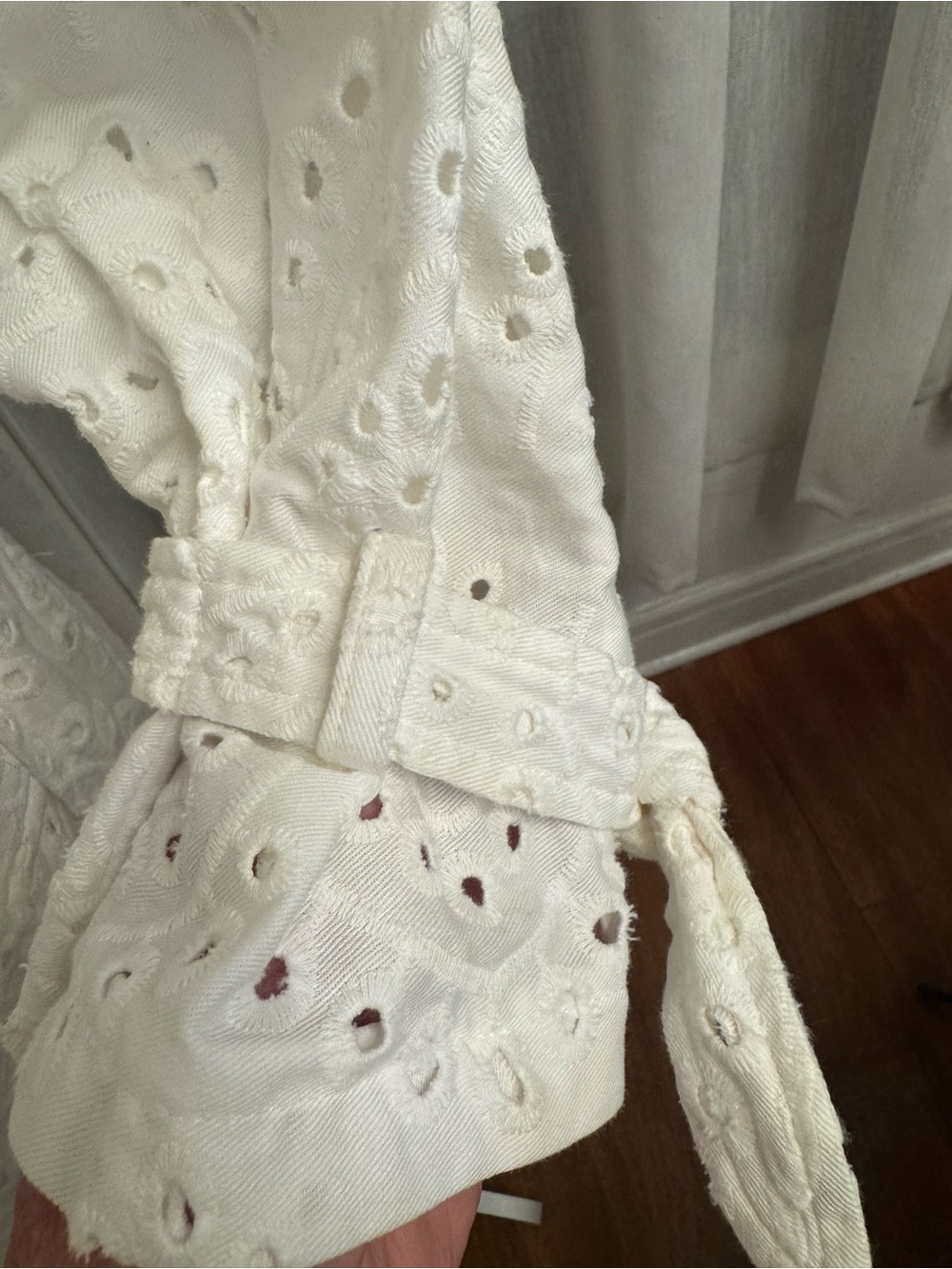 Gorgeous Avec Les Filles White Eyelet Wrap Trench Coat/Dress - Picture 10 of 12